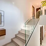 Villa In Marbella With Golf Views