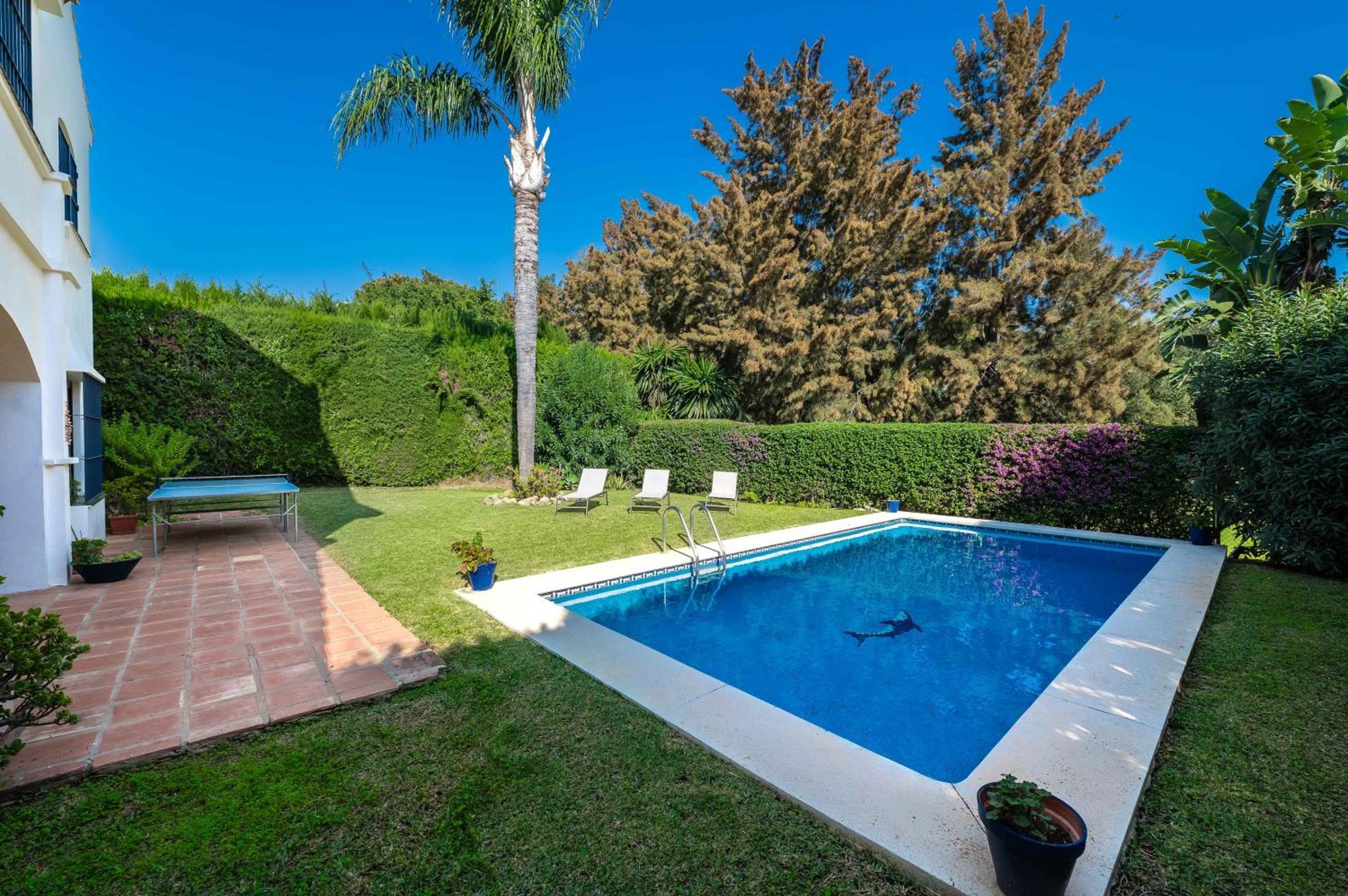 Villa In With Golf Views *