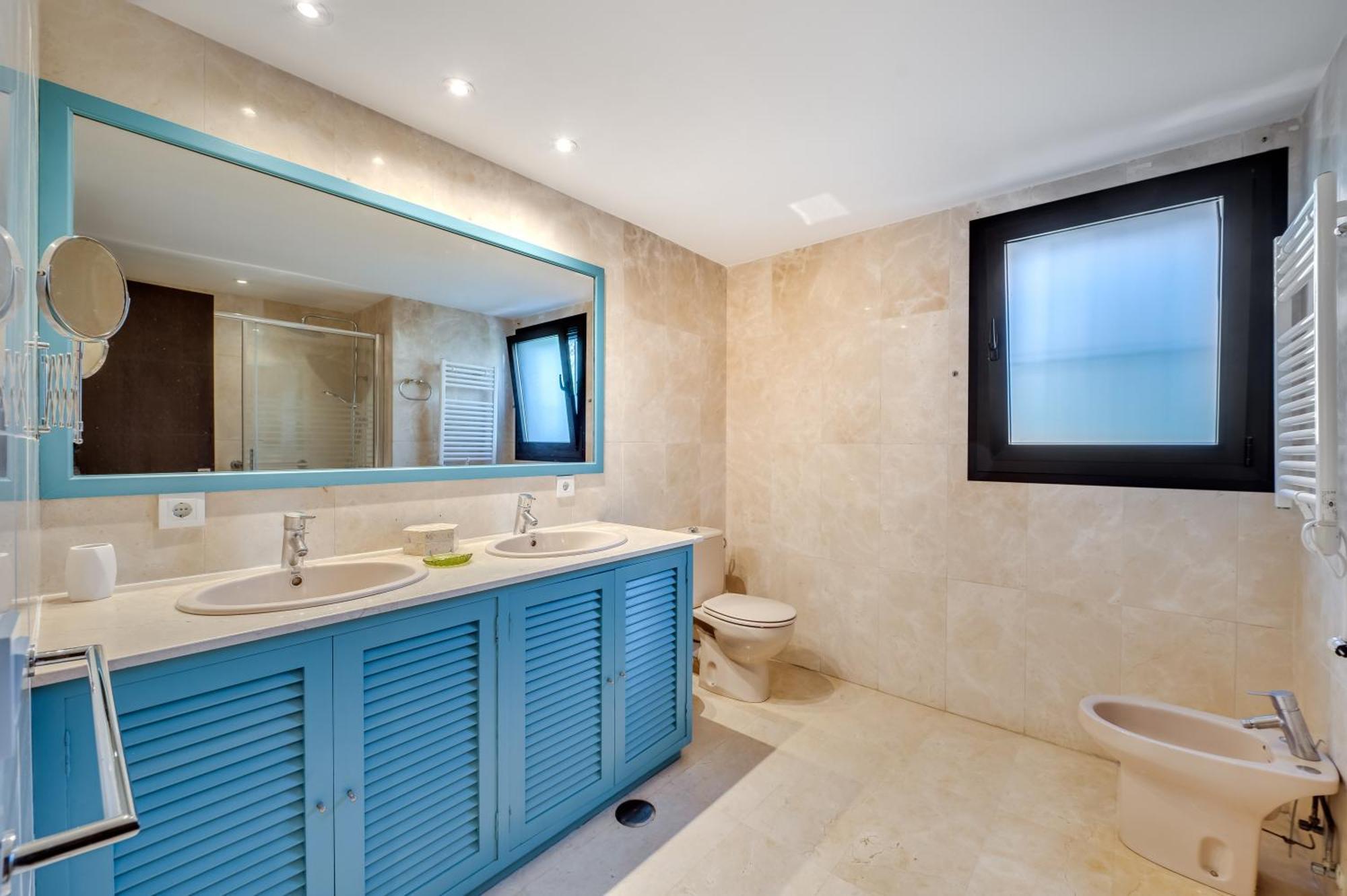 In With Golf Views Villa *